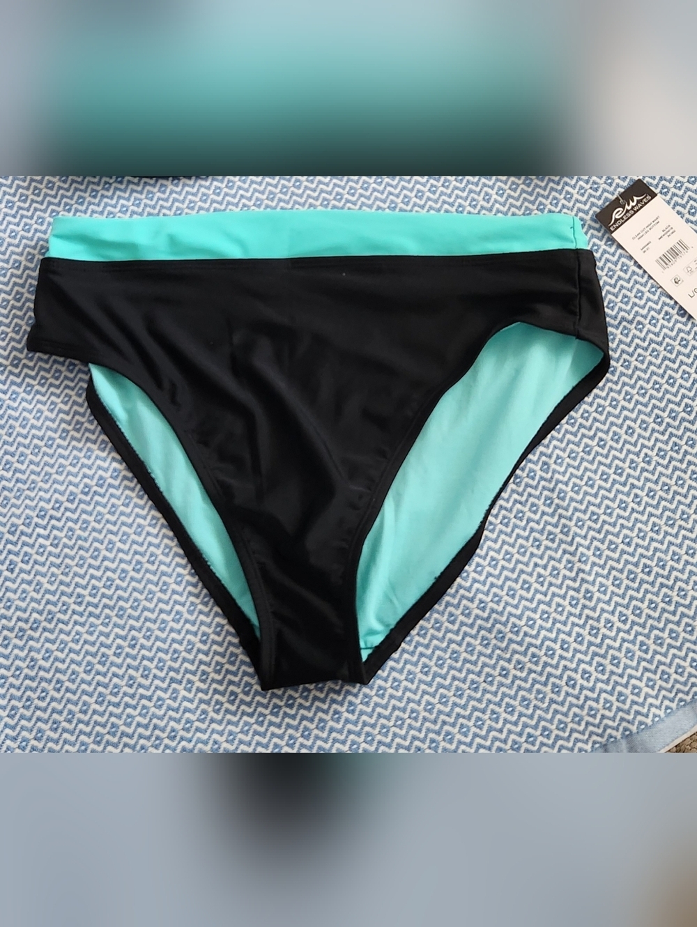 Endless Waves Bikini Bottom - Picture 4 of 10